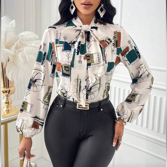 Chic White and Green Women's Blouse - Picture 1 of 6
